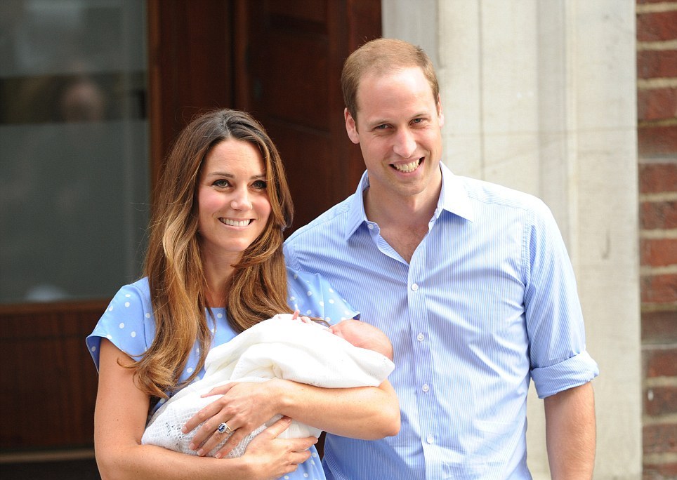 Kate Middleton-Prince William: Δείτε τις πρώτες φωτογραφίες του νεογέννητου μωρού τους!