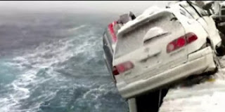 video Το χειρότερο πλοίο – Η κακοκαιρία έριξε 52 αυτοκίνητα στη θάλασσα
