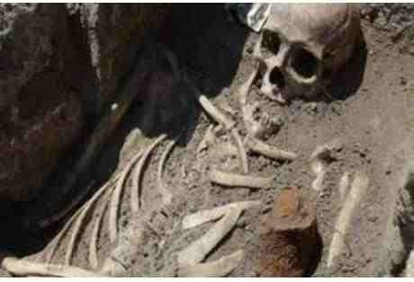 Μακάβριο εύρημα στη Γαύδο – Εντόπισαν τρεις σκελετούς