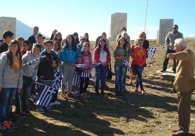 Αννίτσα: Φόρος τιμής στους αγωνιστές του Έπους του 1940, από μαθητές των Γρεβενών