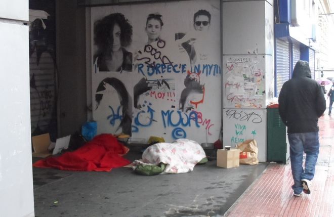 Η “πολυκατοικία της αγάπης” ανοίγει τις πόρτες της για άστεγες οικογένειες