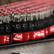 Coca-Cola 3Ε: Απολύει και βραβεύεται για Εταιρική Κοινωνική Ευθύνη (!)