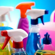 Αυτά είναι τα πιο επικίνδυνα χημικά που βρίσκονται σε καθημερινά αντικείμενα: Πώς να προστατευτείτε
