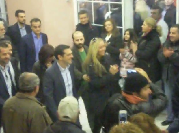 Η υποδοχή του Αλέξη Τσίπρα στο Εκθεσιακό Κέντρο στα Κοίλα Κοζάνης ( Βίντεο)