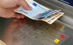 Ποιοι συνταξιούχοι μπορούν να λάβουν σήμερα και αύριο τα 120 ευρώ από τα ATM;