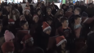 Δήμος Γρεβενών: Ο Άγιος Βασίλης μοίρασε δώρα στα μικρά παιδιά (βίντεο)