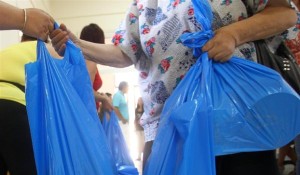 Η Π.Ε Γρεβενών συνεχίζει τη δωρεάν διανομή τροφίμων σε συνεργασία με το Δήμο Γρεβενών