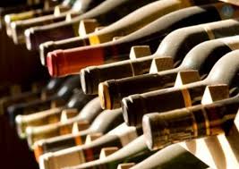 Οινοπαραγωγοί : Έξαρση του λαθρεμπορίου μετά την επιβολή φόρου στο κρασί. Στη μισή τιμή το χύμα κρασί και στα Γρεβενά.