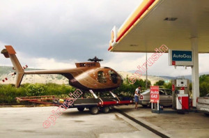 Ιωάννινα: Σταμάτησε σε βενζινάδικο να φουλάρει το αμάξι του σέρνοντας στο τρέιλερ ένα ελικόπτερο!
