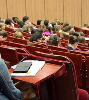 Βοήθημα έως 520 ευρώ μηνιαίως σε 2.700 φοιτητές από το υπουργείο Παιδείας