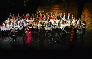 Η Σοπράνο Σόνια Θεοδωρίδου με τη Χορωδία του Μουσικού Σχολείου Σιάτιστας