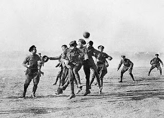 Χριστούγεννα 1914: Η ημέρα που το ποδόσφαιρο ένωσε τους εχθρούς