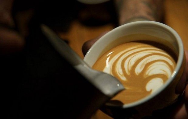 «Σκοτώνει» τον καφέ η αύξηση της φορολογίας