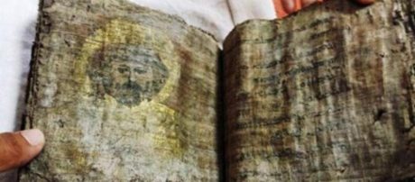 Βίβλο 1.000 ετών με προσωπογραφίες και εικόνες με φύλλα χρυσού βρήκαν στην Τουρκία