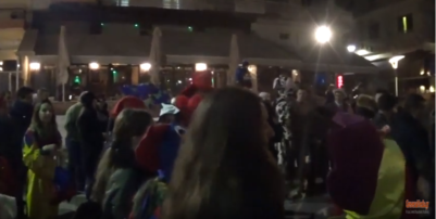 Γρεβενά Απουκρά 2018: Η Μπάντα Κρουστών Βόλου CARACATU στην κεντρική πλατεία (βίντεο)