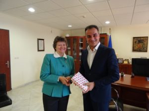 Τον Περιφερειάρχη Δυτικής Μακεδονίας Θ. Καρυπίδη επισκέφθηκε η Πολιτική Σύμβουλος του Καναδά Debbie DesRosiers (βίντεο)