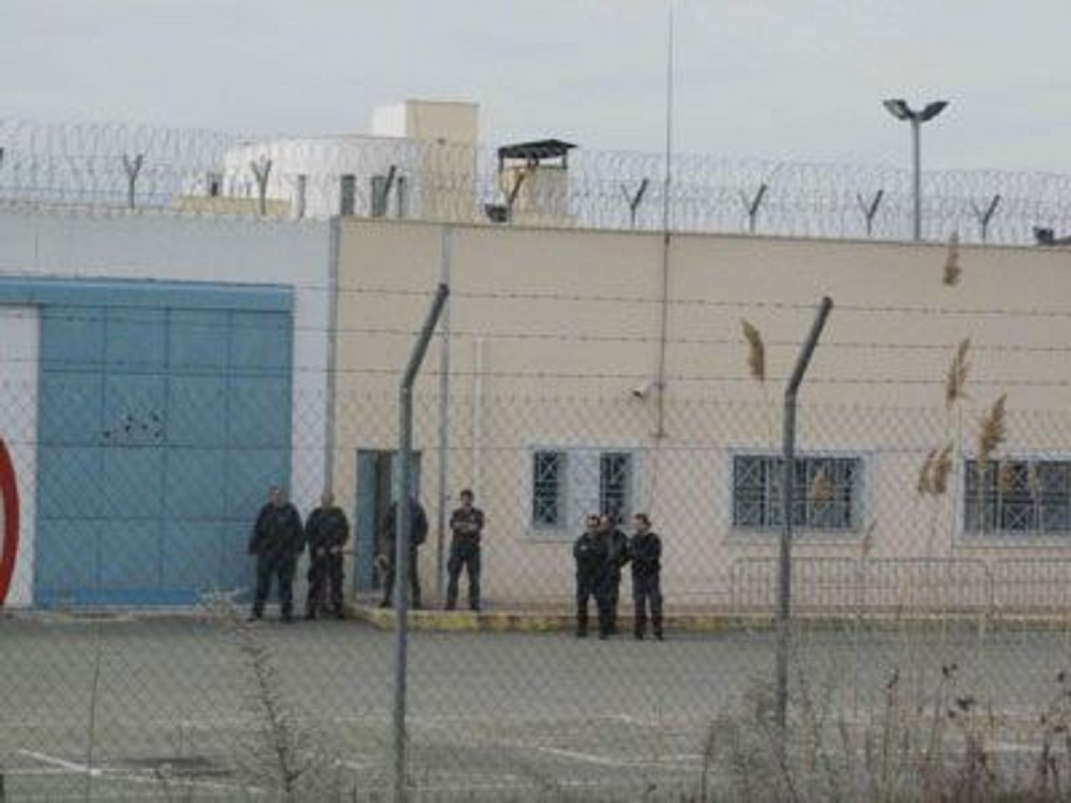 Προφυλακιστέοι στις φυλακές Γρεβενών οι δύο αστυνομικοί που συνελήφθησαν για διευκόλυνση διακίνησης μεταναστών