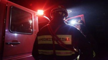 Γρεβενά: Ολονύχτια επιχείρηση Πυροσβεστικής και εκχιονιστικών για τη μεταφορά ασθενούς