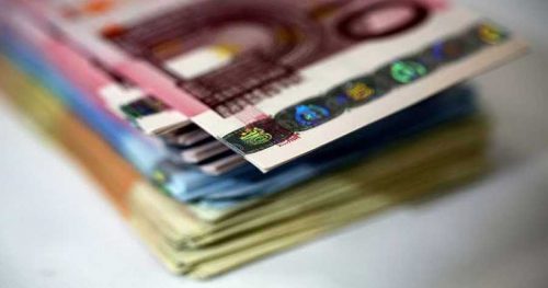 Η Εφορία ζητά δυο δισεκατομμύρια ευρώ ως την Πρωτοχρονιά