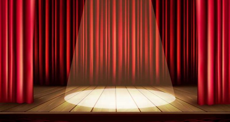 ΟΑΕΔ: Ξεκινά η υποβολή αιτήσεων για δωρεάν εισιτήρια θεάτρου σε ανέργους