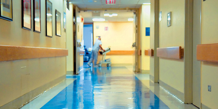 Κοροναϊός : «Αγκομαχά» το σύστημα υγείας – Τιτάνιος αγώνας στα νοσοκομεία για τους ασθενείς