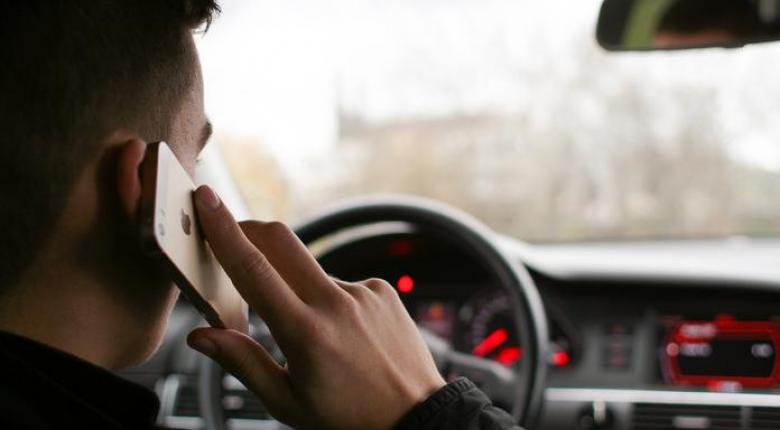 Προσοχή οδηγοί στη χρήση κινητού -Πότε επιτρέπεται, τι ισχύει για το handsfree