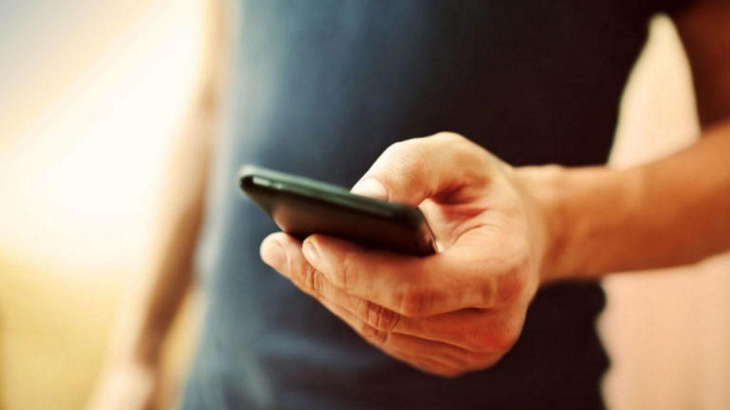 Απαγόρευση κυκλοφορίας: Πώς στέλνουμε το SMS, τι γράφουμε, τι μας απαντούν