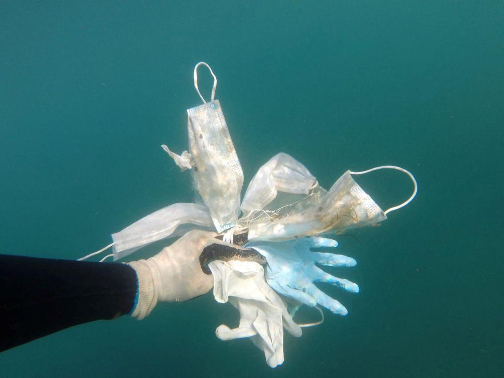 Τα απορρίμματα του κοροναϊού απειλούν τη θαλάσσια ζωή