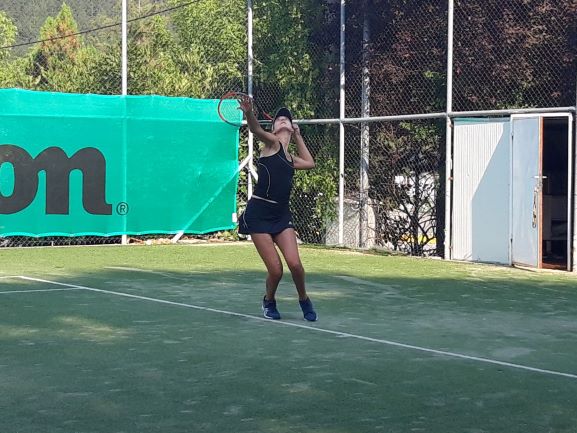 Η Πρωταθλήτρια του τένις Χαντάβα Θεοδώρα στα Γρεβενά