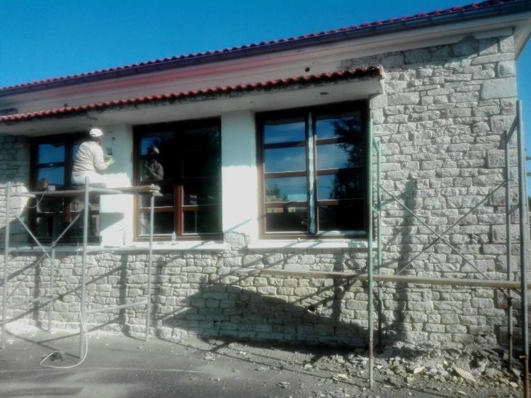 Δήμος Βοΐου: Εργασίες ανακατασκευής στο παλαιό Δημοτικό Σχολείο Μόρφης