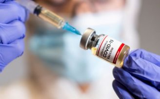 Εμβόλια: Δείτε αν ανήκετε στις πρώτες ομάδες που θα εμβολιαστούν-Οι τρεις τρόποι για να κλείσουμε ραντεβού