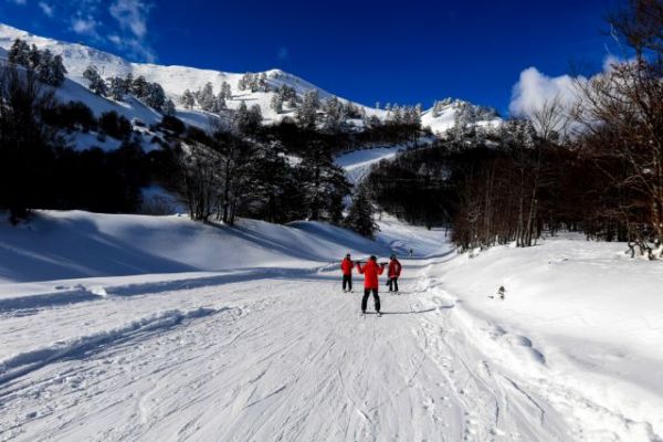 Στον «πάγο» ο χειμερινός τουρισμός – Αγωνία στα χιονοδρομικά κέντρα και στα θέρετρα