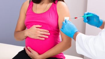 «Οι έγκυες μπορούν να κάνουν το εμβόλιο, είναι ασφαλές» λέει τώρα ο ΠΟΥ