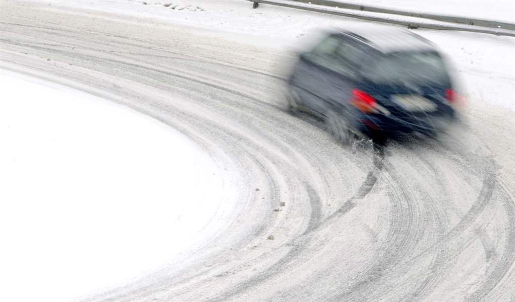 Οδήγηση στο χιόνι: Τα απαραίτητα αξεσουάρ που πρέπει να υπάρχουν στο αυτοκίνητο