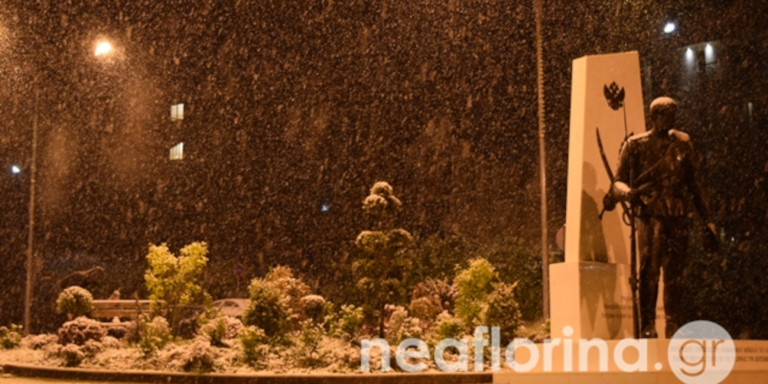 Έπεσαν τα πρώτα χιόνια στη Φλώρινα – Κλειστά τα σχολεία