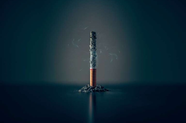 Bloomberg: Οι καπνιστές μπορεί να εξαφανιστούν μέσα σε λίγα χρόνια, εκτιμούν αναλυτές