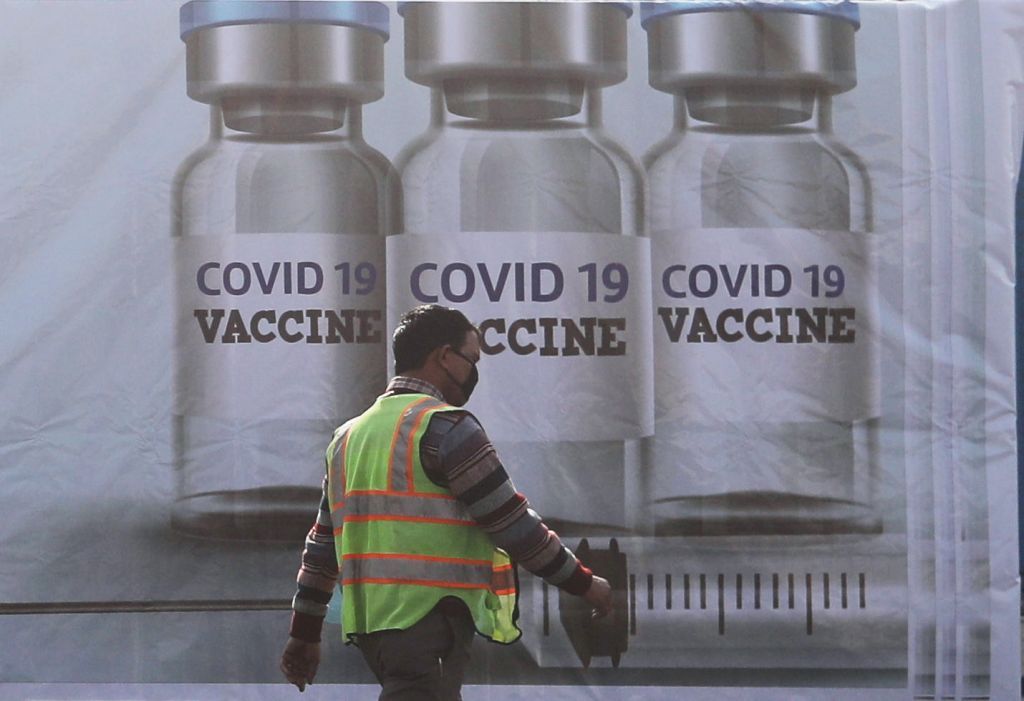 Κορωνοϊός: Τον Ιούνιο ξεκινά ο εμβολιασμός του γενικού πληθυσμού