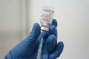 Ανοιξε η πλατφόρμα εμβολιασμού των 45-49 -«Ράλι» για τείχος ανοσίας μέχρι τον Ιούνιο