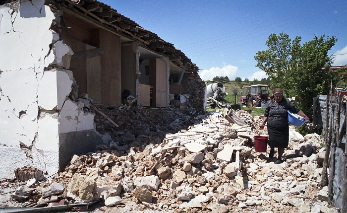 Σαν σήμερα: 13/5/1995 Ισχυρός σεισμός 6,6 Ρίχτερ συγκλονίζει την περιοχή μεταξύ Κοζάνης και Γρεβενών