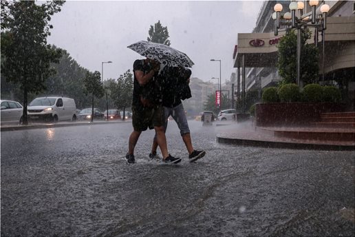 meteo: Τι προβλέπει για τις βροχές -Τοπικές καταιγίδες σήμερα, πού θα χτυπήσουν