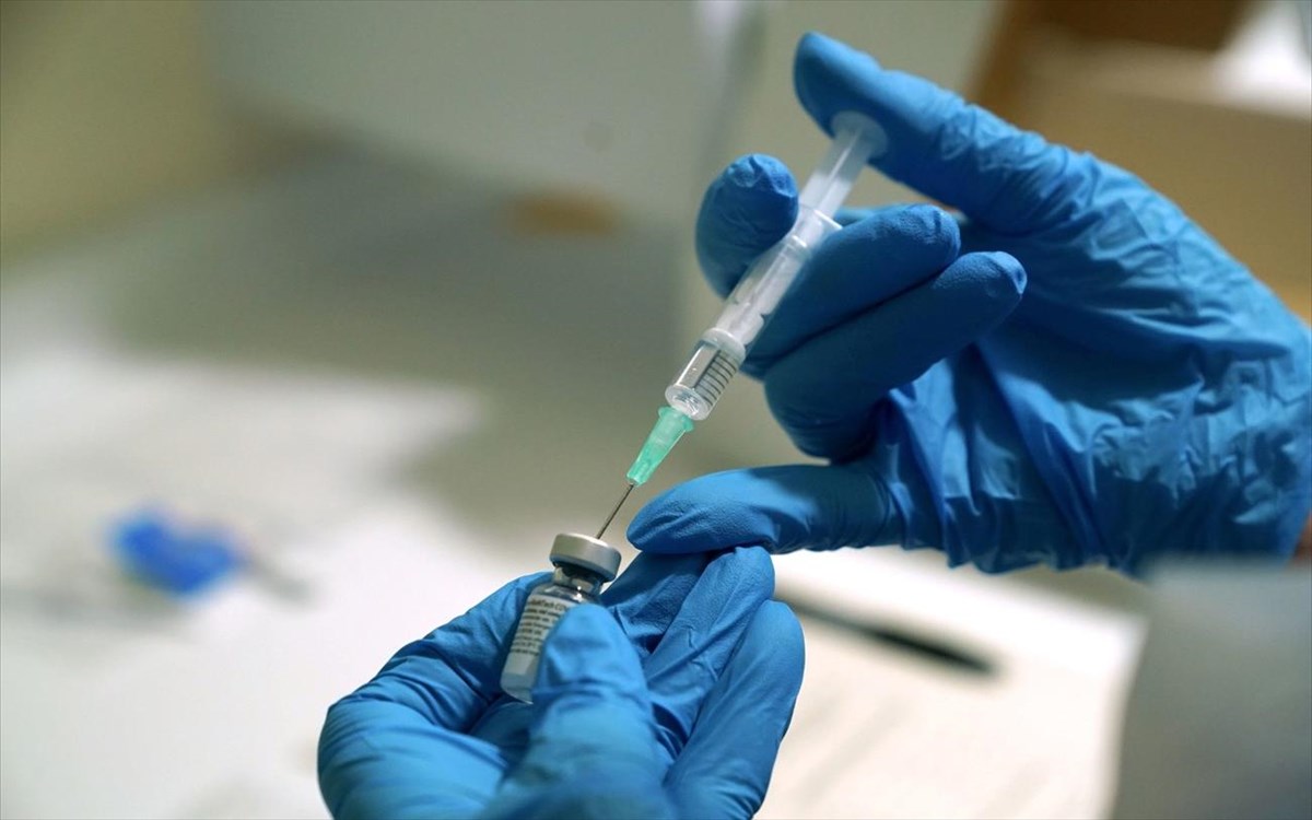 Κοροναϊός: Πόσο αποτελεσματικά είναι τα εμβόλια έναντι της Όμικρον