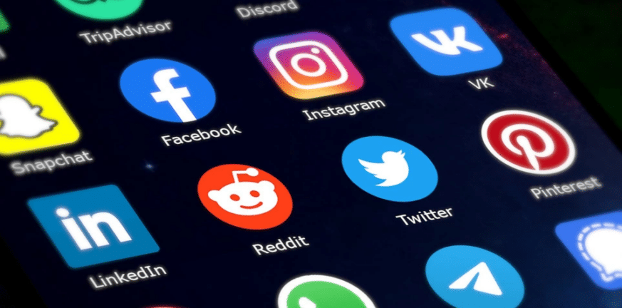 Γιατί Facebook, Instagram και WhatsApp έριξαν «μαύρο» για 6 ώρες- Η συγγνώμη του Ζούκερμπεργκ