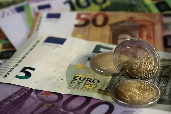 Επίδομα ΟΑΕΔ – 720 ευρώ μόνο με 3 δικαιολογητικά
