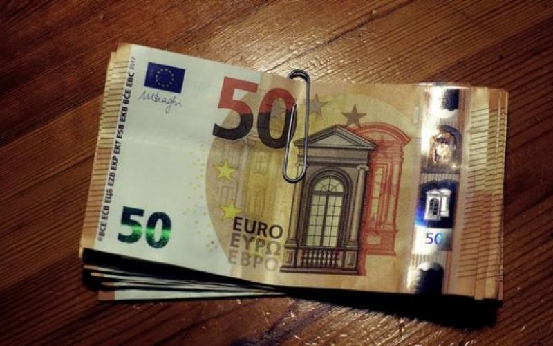 Έρχεται το «Πρώτο Ένσημο»: Εξτρά μισθός 600 ευρώ για 6 μήνες – Οι δικαιούχοι