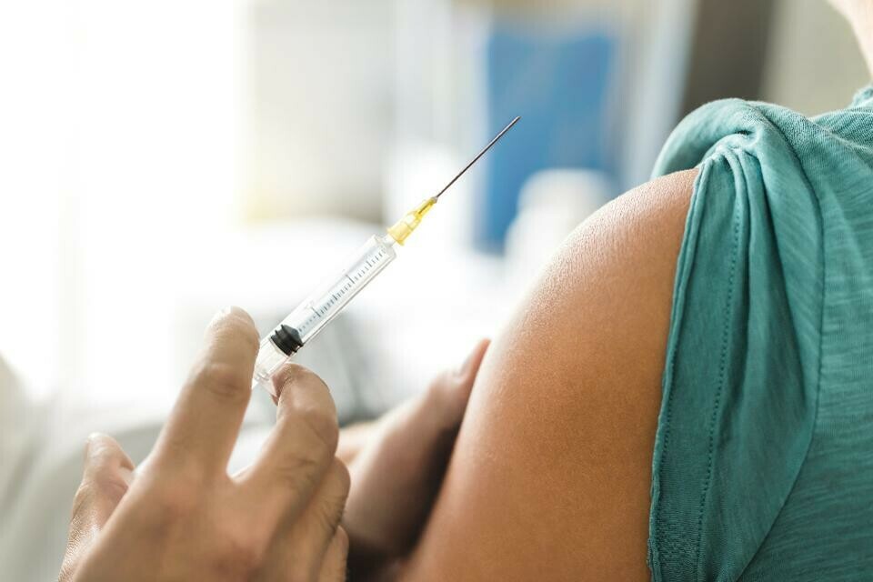 Τρεις μήνες μετά την ολοκλήρωση του εμβολιασμού η τρίτη δόση
