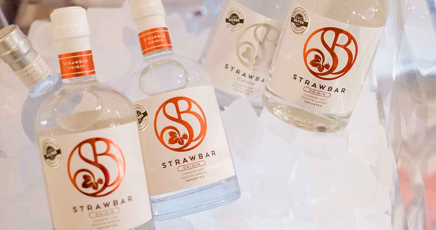 Το νέο ποτό- απόσταγμα από φράουλες της Φλώρινας, «Strawbar», παρουσιάστηκε σε επαγγελματίες της εστίασης- Μοναδικά cocktails και θέαμα