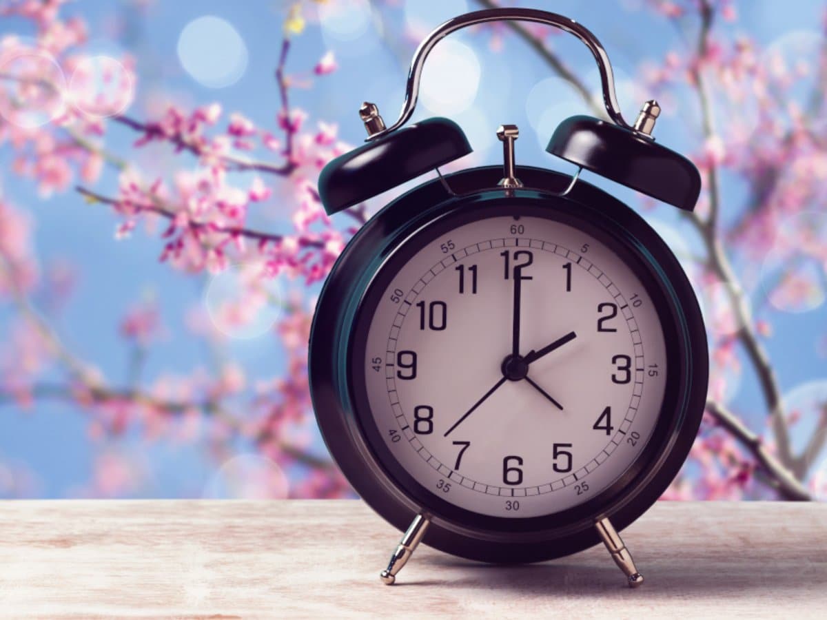 Αλλαγή ώρας 2022: Την Κυριακή γυρνάμε τα ρολόγια μπροστά – Τι ισχύει με την κατάργηση του μέτρου