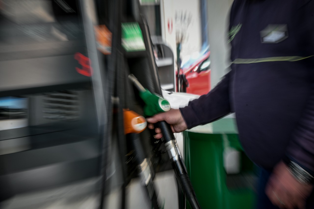 Επίδομα βενζίνης: Ποιοι υποβάλουν αίτηση σήμερα- Τρεις λήγοντες αριθμοί ΑΦΜ