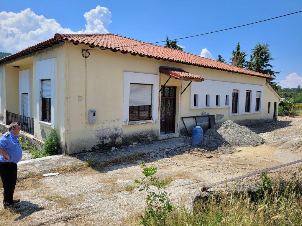 Ο Διοικητής της ΠΕ.ΠΥ.Δ. Δυτικής Μακεδονίας Αρχιπύραρχος Σωτήριος Κορέλας επισκέφτηκε το χώρο που θα στεγάσει το Πυροσβεστικό κλιμάκιο στο Δήμο Δεσκάτης