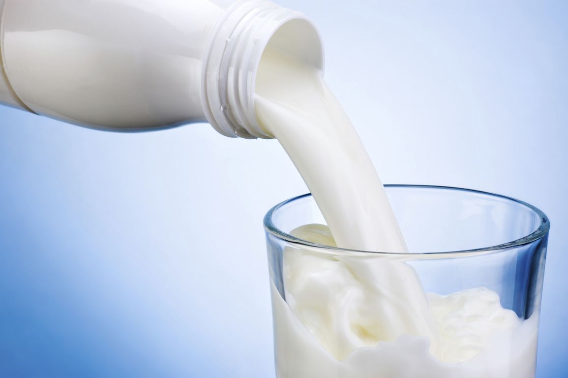 Γάλα: Η ακρίβεια χτύπησε την παραγωγή – Στα ύψη οι τιμές